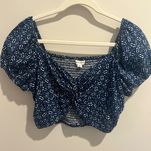Aeropostale Women's Navy & White Twist Front Crop Top - Picture 1 of 5